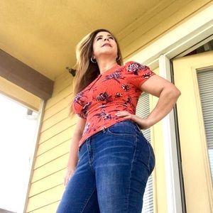 Meet your Posher, Eloisa